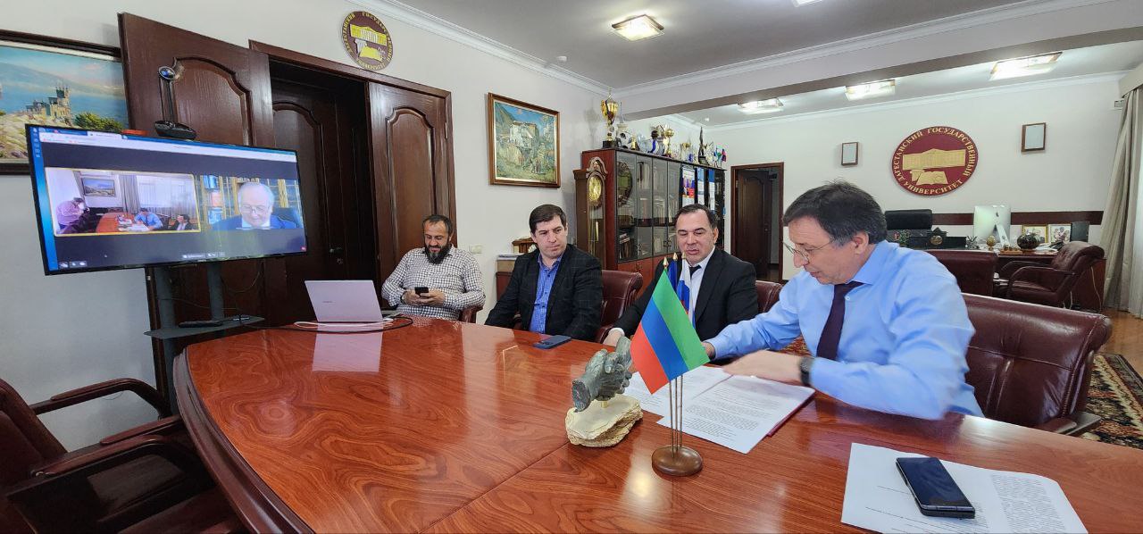 ДГУ и ДонНТУ подписали договор о сотрудничестве