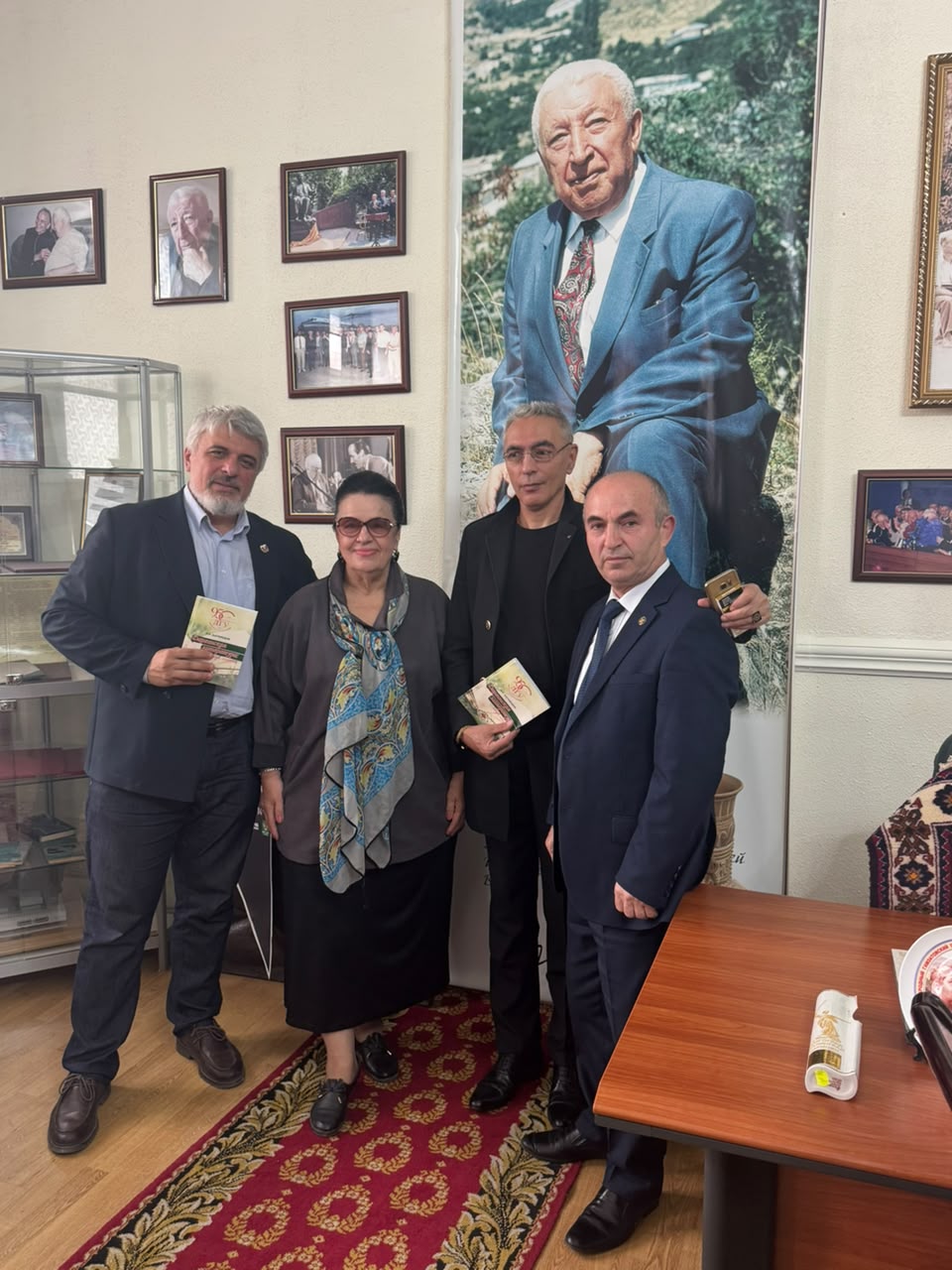 К 95-летию ДГУ: профессор Муса Багомедов представил книгу «Даргинская литература: вчера, сегодня»