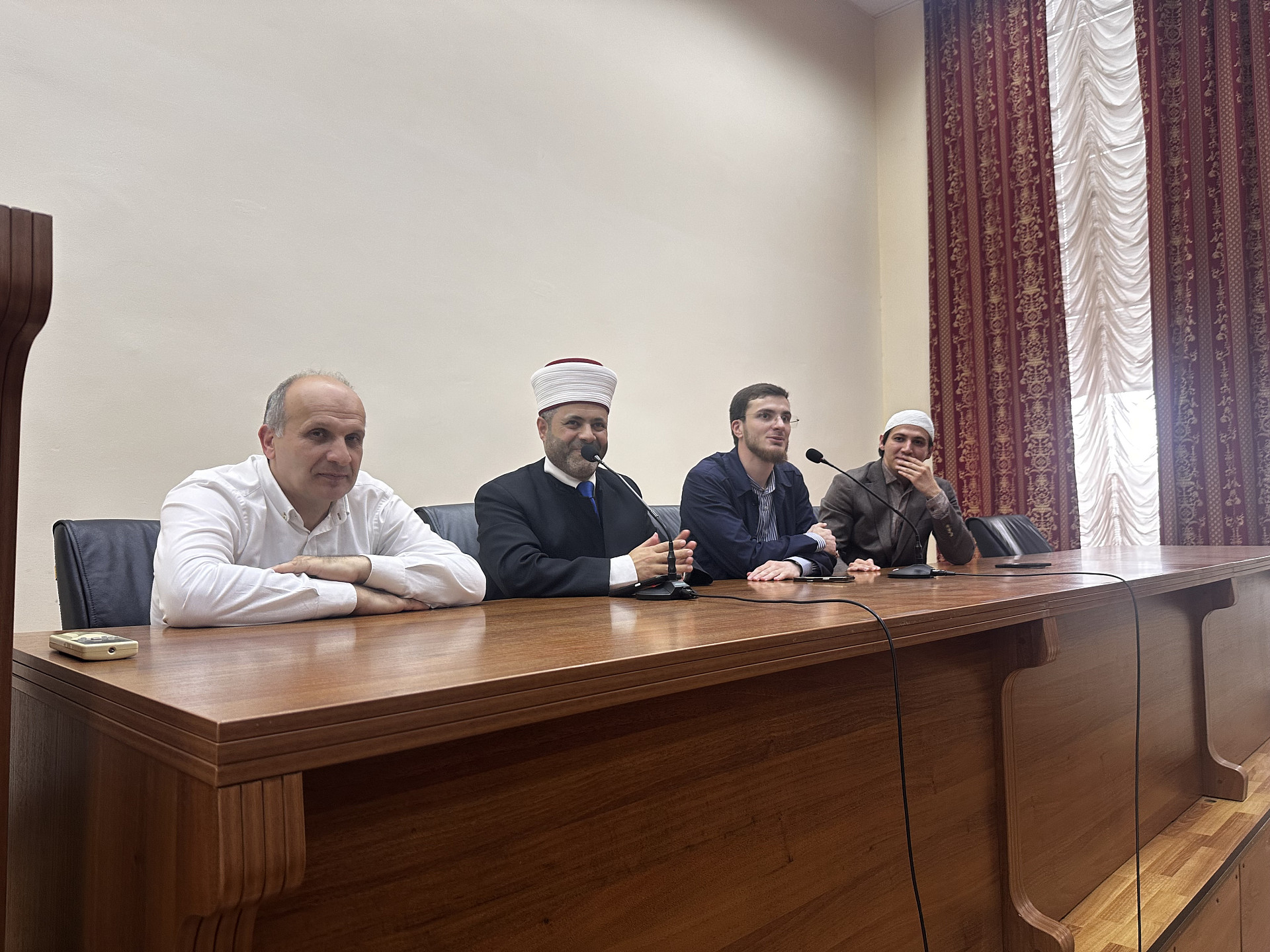 «Россия — территория единства»: в ДГУ говорили о межнациональном и межконфессиональном диалоге