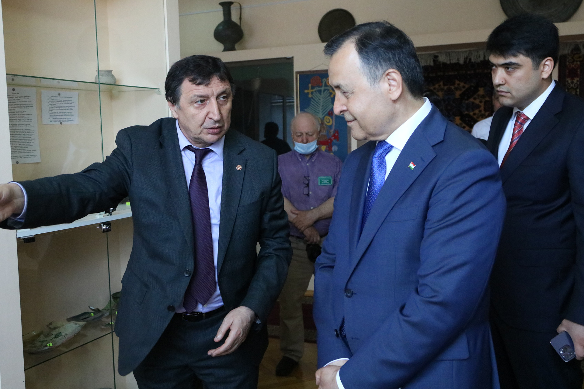 Делегация Посольства Таджикистана в РФ посетила  ДГУ 