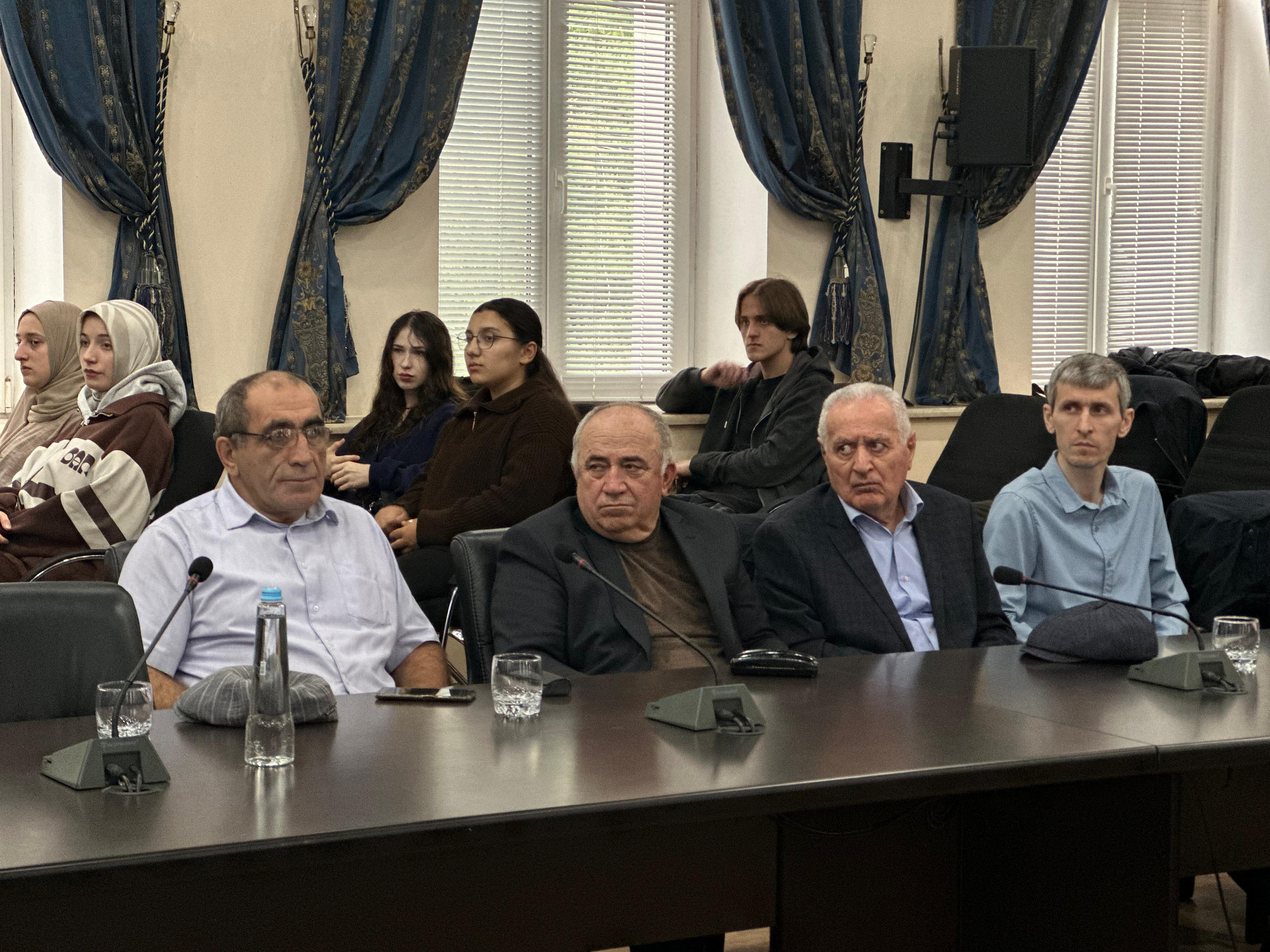 Фундаментальные и приклaдные проблемы мaтeматики и информатики обсудили в ДГУ